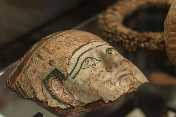 A Ilíada de Homero encontrada dentro de uma múmia egípcia