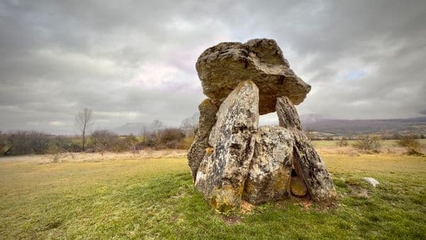 A pedra de 6 toneladas que viajou 700 km sem máquinas